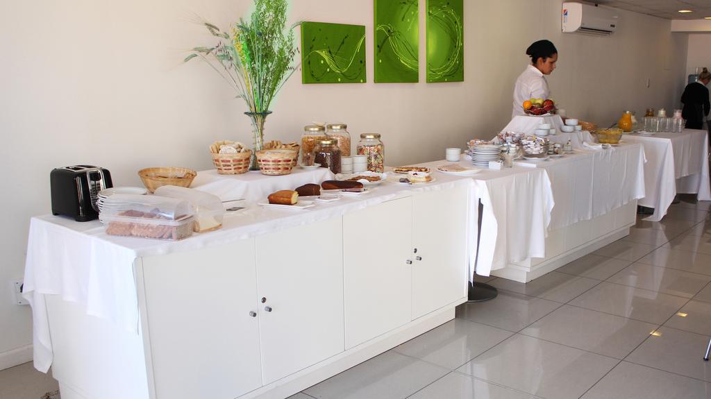 Hotel Neu 354 เนวเก็น ภายนอก รูปภาพ