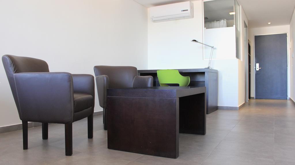 Hotel Neu 354 เนวเก็น ภายนอก รูปภาพ