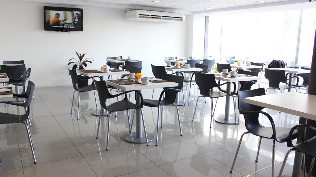 Hotel Neu 354 เนวเก็น ภายนอก รูปภาพ