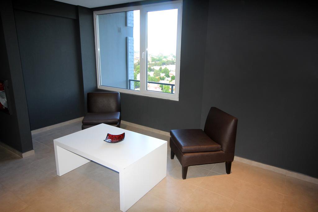 Hotel Neu 354 เนวเก็น ภายนอก รูปภาพ