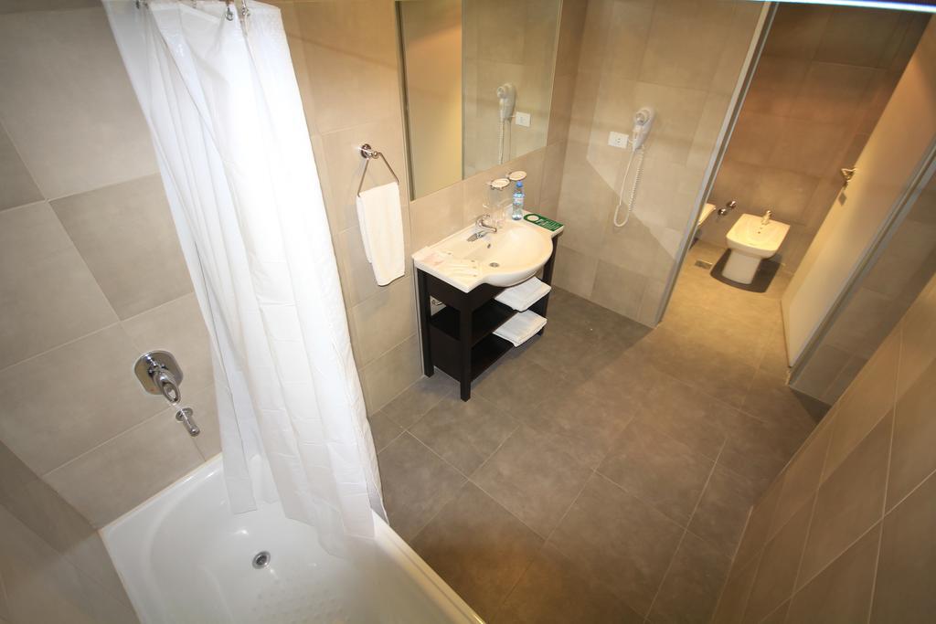 Hotel Neu 354 เนวเก็น ภายนอก รูปภาพ