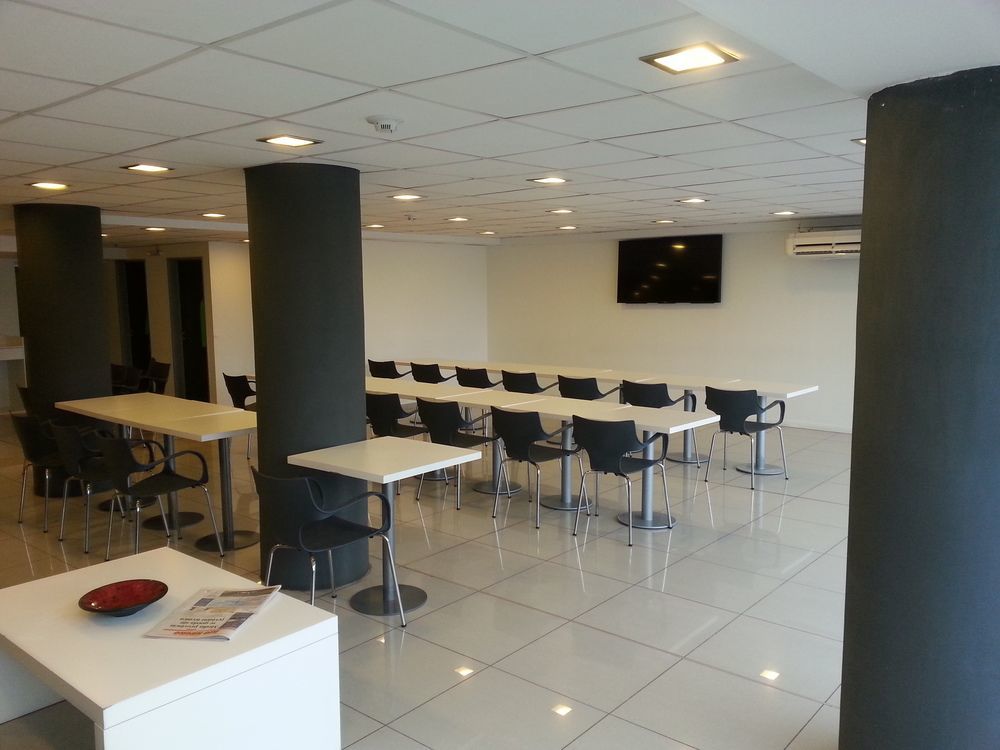 Hotel Neu 354 เนวเก็น ภายนอก รูปภาพ